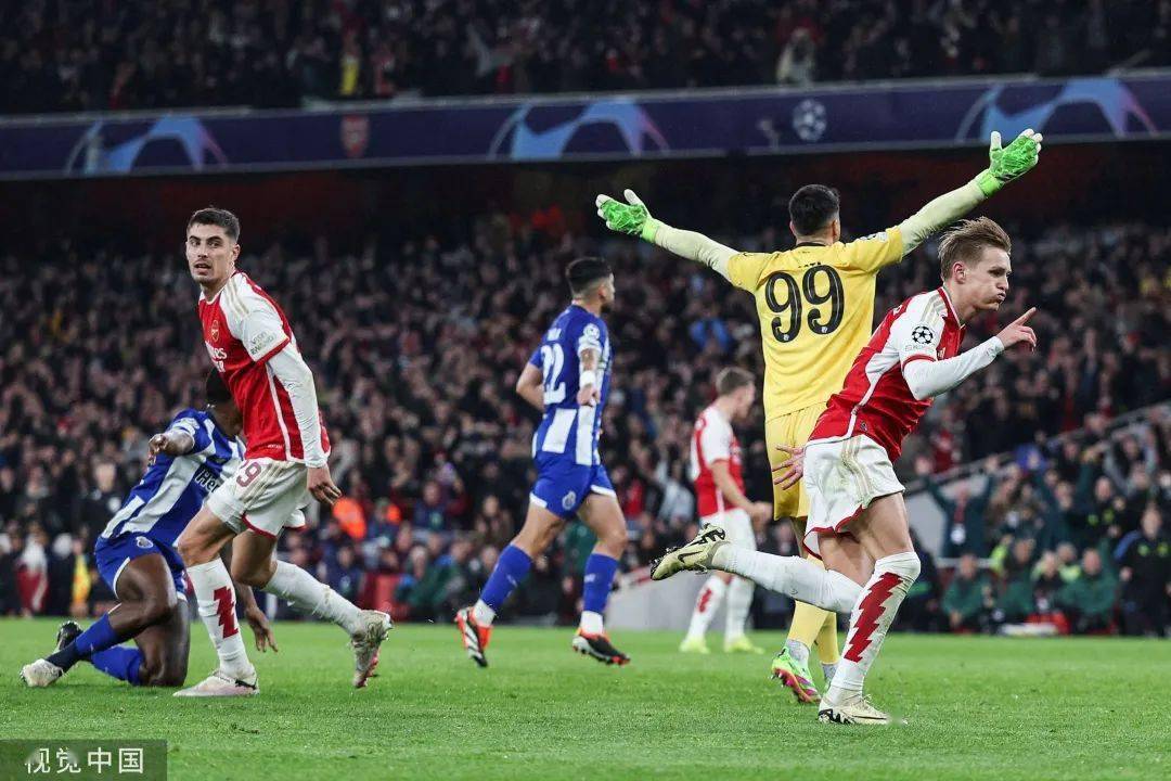 阿森纳主场击败曼联,争冠信心大增 阿森纳主场击败曼联,争冠信心大增