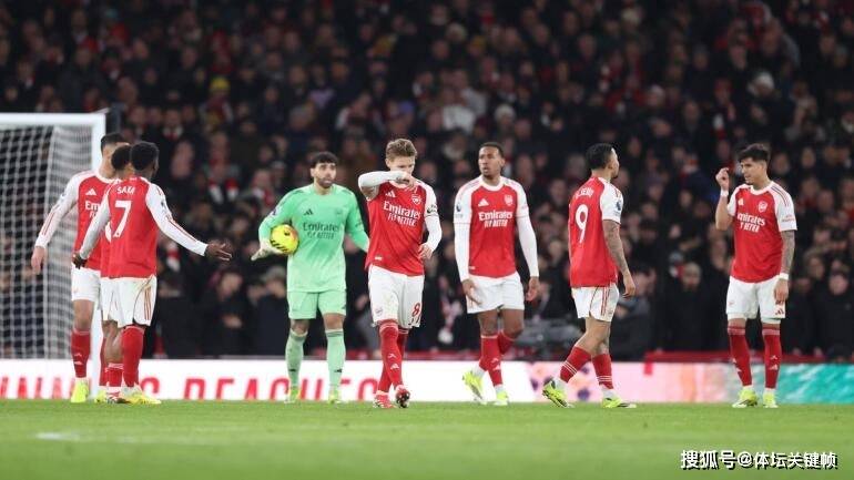 阿森纳主场击败曼联,争冠信心大增 阿森纳主场击败曼联,争冠信心大增